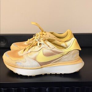 Nike Phoenix Waffle University Gold Sneakers